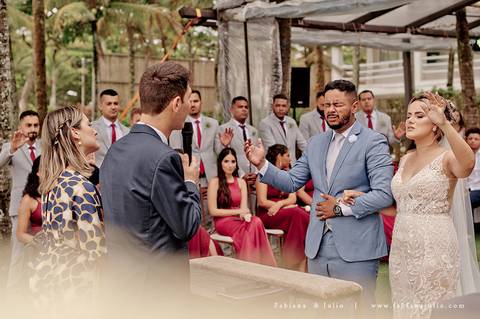 casa80guaruja, mariana assis lounge, casamento na praia, casar na praia, decoração praiana, decoração vinho, madrinhas de marsala, dia da noiva, dia do noivo, fotografia para sempre, cerimonia de lava pés, noiva clean, noivo de azul, protéia, buque africa'