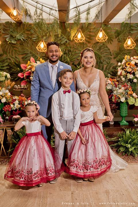 casa80guaruja, mariana assis lounge, casamento na praia, casar na praia, decoração praiana, decoração vinho, madrinhas de marsala, dia da noiva, dia do noivo, fotografia para sempre, cerimonia de lava pés, noiva clean, noivo de azul, protéia, buque africa'