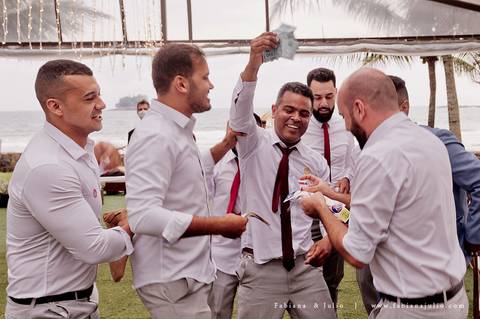 casa80guaruja, mariana assis lounge, casamento na praia, casar na praia, decoração praiana, decoração vinho, madrinhas de marsala, dia da noiva, dia do noivo, fotografia para sempre, cerimonia de lava pés, noiva clean, noivo de azul, protéia, buque africa'