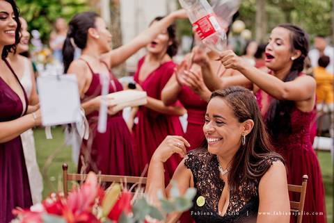 casa80guaruja, mariana assis lounge, casamento na praia, casar na praia, decoração praiana, decoração vinho, madrinhas de marsala, dia da noiva, dia do noivo, fotografia para sempre, cerimonia de lava pés, noiva clean, noivo de azul, protéia, buque africa'