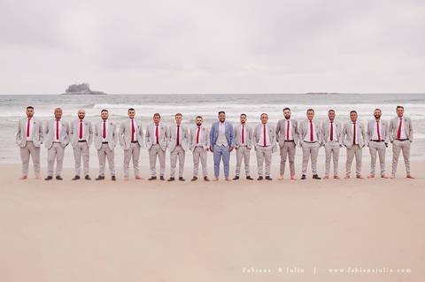 casa80guaruja, mariana assis lounge, casamento na praia, casar na praia, decoração praiana, decoração vinho, madrinhas de marsala, dia da noiva, dia do noivo, fotografia para sempre, cerimonia de lava pés, noiva clean, noivo de azul, protéia, buque africa'