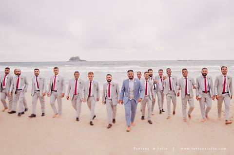 casa80guaruja, mariana assis lounge, casamento na praia, casar na praia, decoração praiana, decoração vinho, madrinhas de marsala, dia da noiva, dia do noivo, fotografia para sempre, cerimonia de lava pés, noiva clean, noivo de azul, protéia, buque africa'