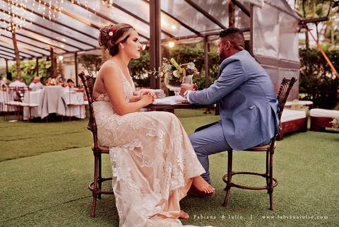 casa80guaruja, mariana assis lounge, casamento na praia, casar na praia, decoração praiana, decoração vinho, madrinhas de marsala, dia da noiva, dia do noivo, fotografia para sempre, cerimonia de lava pés, noiva clean, noivo de azul, protéia, buque africa'