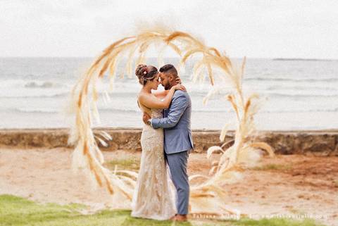 casa80guaruja, mariana assis lounge, casamento na praia, casar na praia, decoração praiana, decoração vinho, madrinhas de marsala, dia da noiva, dia do noivo, fotografia para sempre, cerimonia de lava pés, noiva clean, noivo de azul, protéia, buque africa'
