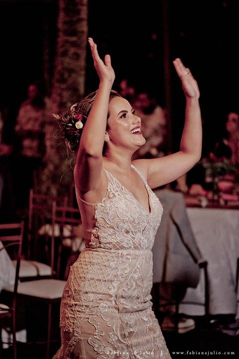 casa80guaruja, mariana assis lounge, casamento na praia, casar na praia, decoração praiana, decoração vinho, madrinhas de marsala, dia da noiva, dia do noivo, fotografia para sempre, cerimonia de lava pés, noiva clean, noivo de azul, protéia, buque africa'