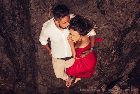 ensaio de casal em cachoeira, ensaio pre-wedding em cachoeira, fotografia para sempre, noiva de vestido vermelho, look para ensaio externo'