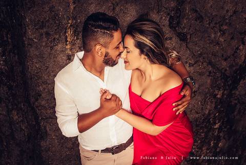 ensaio de casal em cachoeira, ensaio pre-wedding em cachoeira, fotografia para sempre, noiva de vestido vermelho, look para ensaio externo'