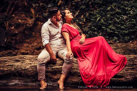 ensaio de casal em cachoeira, ensaio pre-wedding em cachoeira, fotografia para sempre, noiva de vestido vermelho, look para ensaio externo'