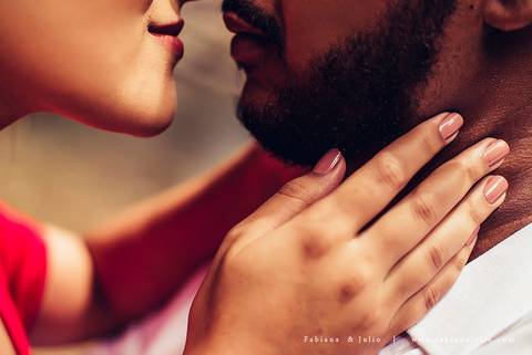 ensaio de casal em cachoeira, ensaio pre-wedding em cachoeira, fotografia para sempre, noiva de vestido vermelho, look para ensaio externo'