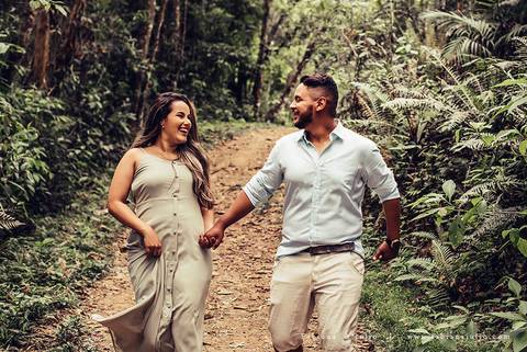 ensaio de casal em cachoeira, ensaio pre-wedding em cachoeira, fotografia para sempre, noiva de vestido vermelho, look para ensaio externo'