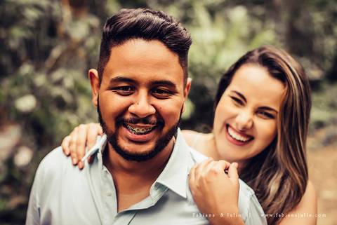 ensaio de casal em cachoeira, ensaio pre-wedding em cachoeira, fotografia para sempre, noiva de vestido vermelho, look para ensaio externo'