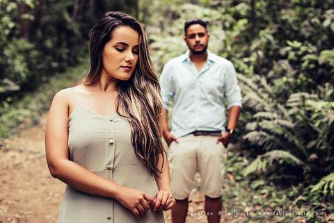 ensaio de casal em cachoeira, ensaio pre-wedding em cachoeira, fotografia para sempre, noiva de vestido vermelho, look para ensaio externo'