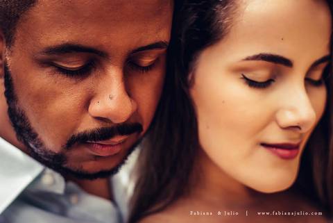 ensaio de casal em cachoeira, ensaio pre-wedding em cachoeira, fotografia para sempre, noiva de vestido vermelho, look para ensaio externo'