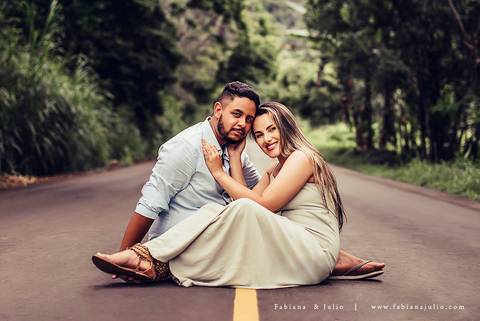 ensaio de casal em cachoeira, ensaio pre-wedding em cachoeira, fotografia para sempre, noiva de vestido vermelho, look para ensaio externo'