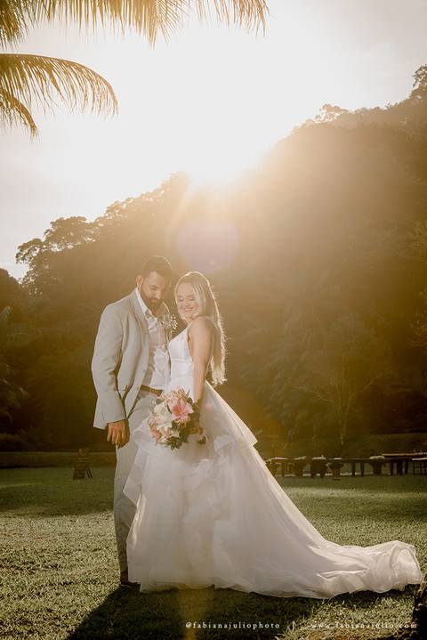 CASAMENTO, RANCHO DA PRAIA, CASAMENTO DE DIA, NOIVA MINIMALISTA, NOIVA LOIRA, NOIVO DE CINZA, FOTOGRAFIA PARA SEMPRE, FOTORAFIA DE CASAMENTO, CASAMENTO RUSTICOM MISTURA FEMININA, DECORACAO EM TOM PASTEL, TONS NEUTROS, MADRINHA DE ROSA'