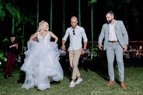 CASAMENTO, RANCHO DA PRAIA, CASAMENTO DE DIA, NOIVA MINIMALISTA, NOIVA LOIRA, NOIVO DE CINZA, FOTOGRAFIA PARA SEMPRE, FOTORAFIA DE CASAMENTO, CASAMENTO RUSTICOM MISTURA FEMININA, DECORACAO EM TOM PASTEL, TONS NEUTROS, MADRINHA DE ROSA'