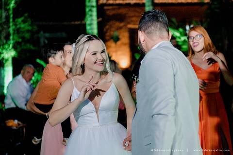 CASAMENTO, RANCHO DA PRAIA, CASAMENTO DE DIA, NOIVA MINIMALISTA, NOIVA LOIRA, NOIVO DE CINZA, FOTOGRAFIA PARA SEMPRE, FOTORAFIA DE CASAMENTO, CASAMENTO RUSTICOM MISTURA FEMININA, DECORACAO EM TOM PASTEL, TONS NEUTROS, MADRINHA DE ROSA'