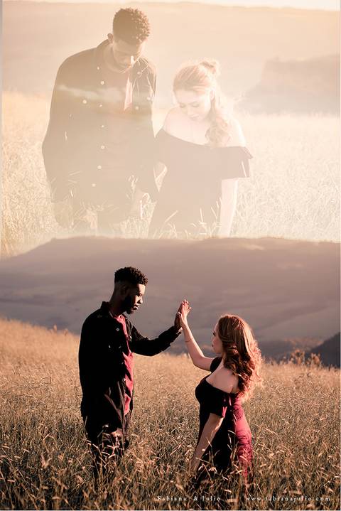 ensaioi de casal, estrada, flores, look florido, ensaio em itirapina, ensaio no morro do facao, fotos de casais, look preto para ensaio, look florido para ensaio'