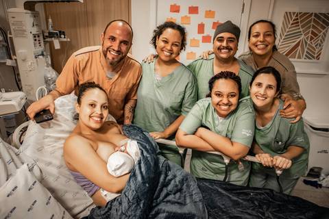 equipe de parto pelvico normal'