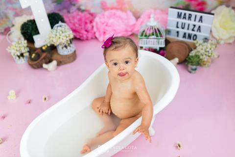 Smash_the_cake_BH_jardim_encantado_smash_menina_Maria_Luiza'