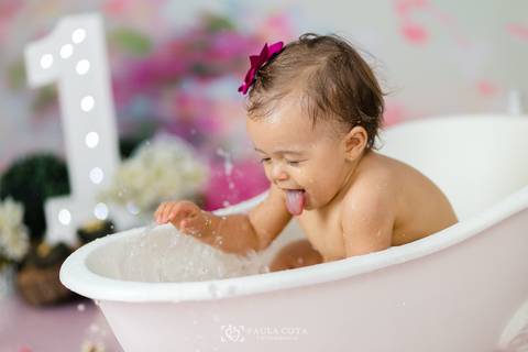 Smash_the_cake_BH_jardim_encantado_smash_menina_Maria_Luiza'