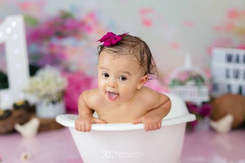 Smash_the_cake_BH_jardim_encantado_smash_menina_Maria_Luiza'