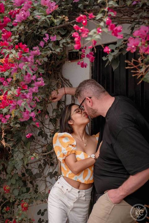 willi elvira beso flores pared flores'