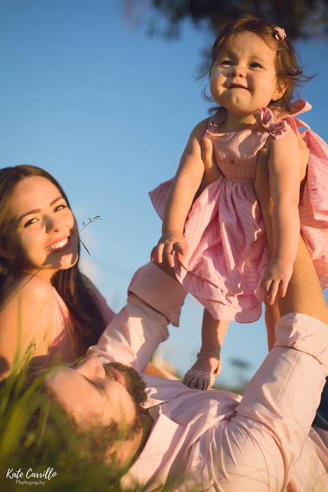 ingrid-fernando-isabela-cargada-atardecer-echados-jardinverde-amor'