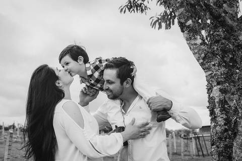 edinelson-camila-familia-beso-henrique'
