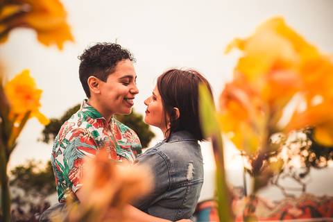 sesión de fotos de pareja,  en exterior,  lgtb'