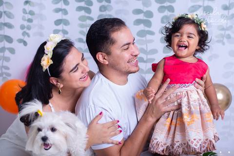 Ensaio Fotográfico 1 ano com os pais com cachorro Moana Baby SP'