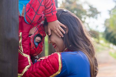 Ensaio Fotográfico Mãe e Filho Super Heróis SP'