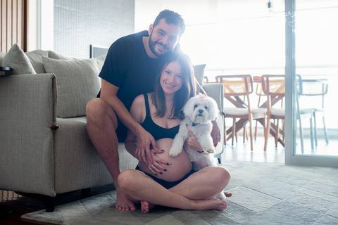 Ensaio Gestante Lifestyle com Cachorro em Casa SP'