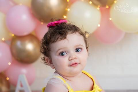 Ensaio Fotográfico Menina 1 ano com balões'