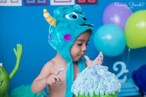 Smash the Cake 2 anos Monstros SA São Paulo'