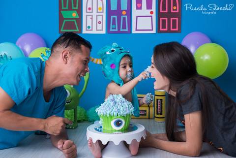 Smash the Cake 2 anos Monstros SA São Paulo SP'