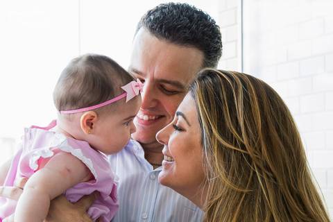 Fotos de Família Bebê 6 meses Lifestyle em casa SP'