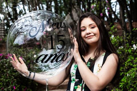 Ensaio de 15 anos da Duda na Praça Província de Shiga'