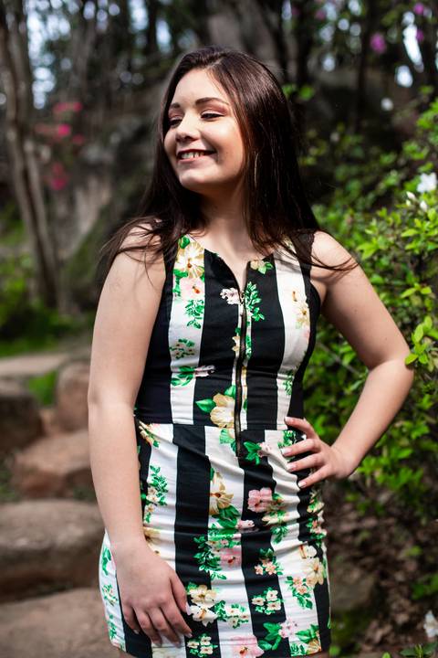 Ensaio de 15 anos da Duda na Praça Província de Shiga'