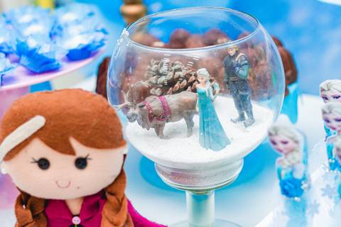 foto de decoração de aniversário infantil da frozen em marília'