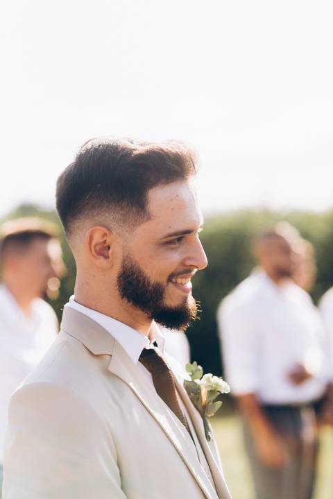 casamento, casamento joinville, casamento ao ar livre joinville, fotógrafo de casamento joinville, fotógrafo de casais joinville, fotógrafoa de casamento santa catarina, melhor fotógrafo de joinville, noivo olhando para noiva'