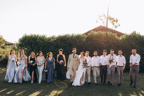 casamento, casamento joinville, casamento ao ar livre joinville, fotógrafo de casamento joinville, fotógrafo de casais joinville, fotógrafoa de casamento santa catarina, melhor fotógrafo de joinville, noivos e padrinho no por do sol'