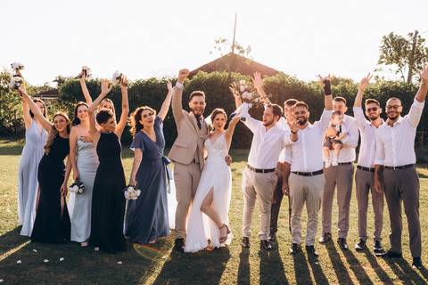 casamento, casamento joinville, casamento ao ar livre joinville, fotógrafo de casamento joinville, fotógrafo de casais joinville, fotógrafoa de casamento santa catarina, melhor fotógrafo de joinville, noivos e padrinhos celelebrando'