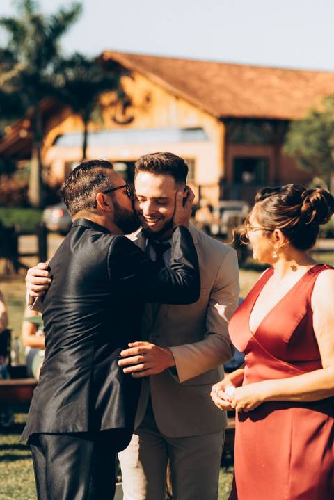 casamento, casamento joinville, casamento ao ar livre joinville, fotógrafo de casamento joinville, fotógrafo de casais joinville, fotógrafoa de casamento santa catarina, melhor fotógrafo de joinville, despedida mãe e pai do noivo, entrada do noivo'