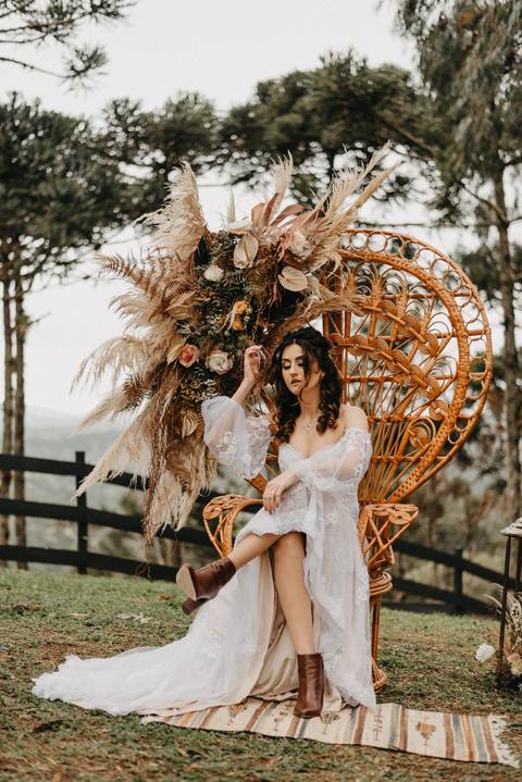 fotógrafo joinville, fotógrafo de casamento joinville, casamento joinville, fotografia de casamento santa catarina, casamento campo alegre, casamento boho, cadeira pavão, noiva estilo boho, vestido de casamento vintage, vestido de noiva, noiva country'