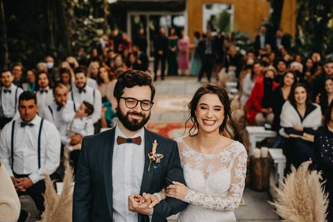casamento pantai wedding; gravata borboleta; cerimonia de casamento; casamento borro; casal; ar livre'