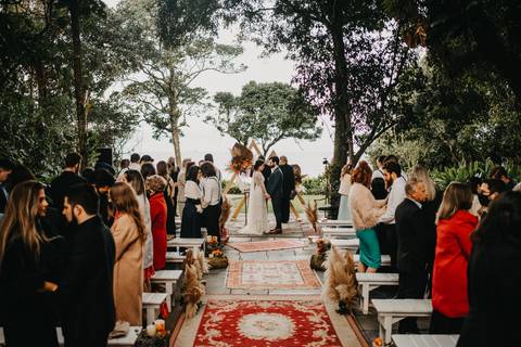 paleta de cores de casamento; tons terrosos para casamento; casamento ao ar livre; casamento na natureza; casamentos 2022; piçarras; pantai wedding'