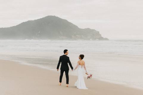 pós wedding, elopment, casamento na praia, casamento em penha, fotografo profissional  joinville, casamento de dia, casamento de frente pro mar '