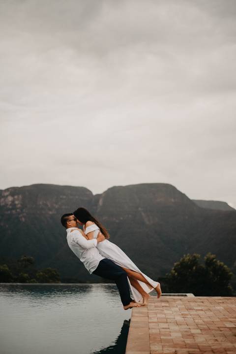 noivos na piscina, piscina infinita, fotos de pré wedding, pré casamento, pós wedding, canyons, lugares para casar, lugares para elopment, elopment'