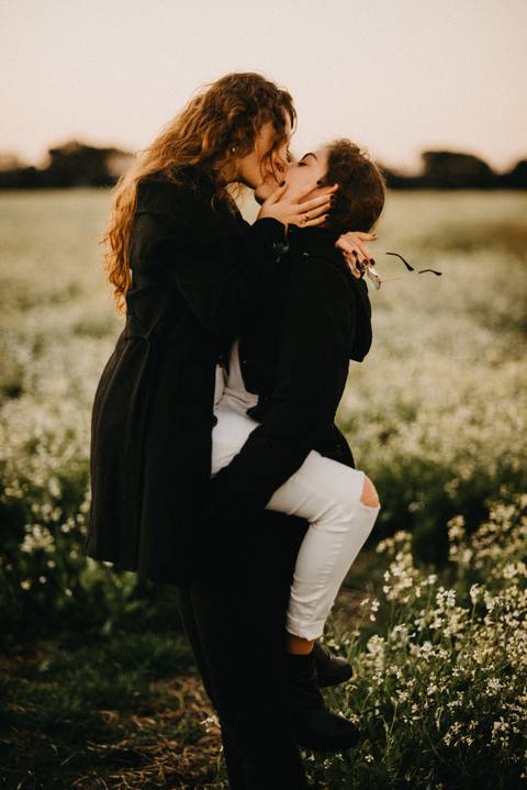 casal homoafetivo,casal,casais homoafetivos,casal homossexual,casal com filho,casal lgbt,casal lgbtq,homo,casais homossexuais,intimidade do casal,casal de pais,casal lésbico,'